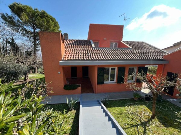 casa indipendente in vendita a Vallefoglia in zona Colbordolo