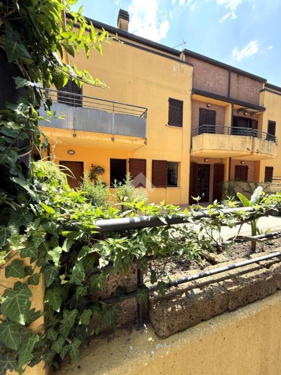 appartamento in vendita a Vallefoglia in zona Montecchio