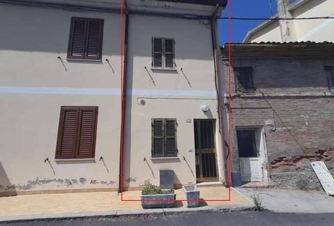 appartamento in vendita a Vallefoglia in zona Bottega