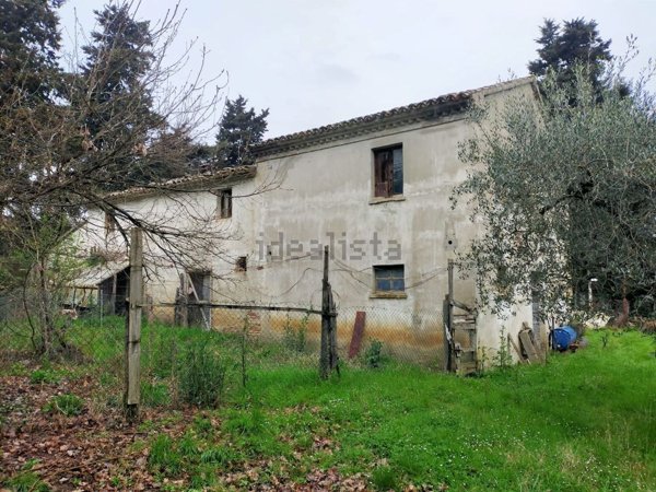 casale in vendita a Vallefoglia in zona Sant'Angelo in Lizzola