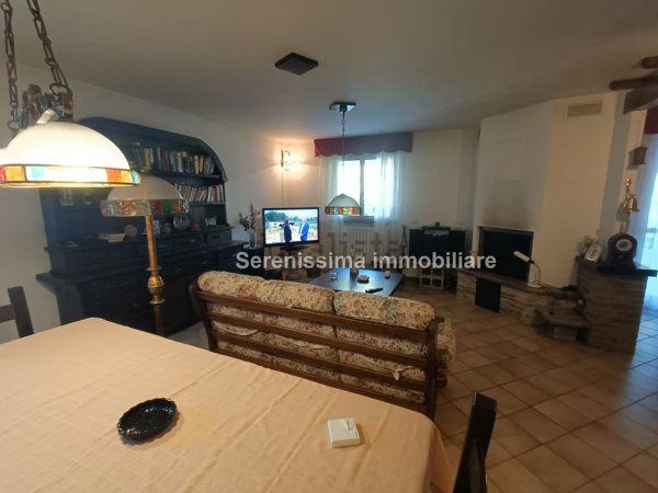 casa indipendente in vendita a Vallefoglia in zona Morciola