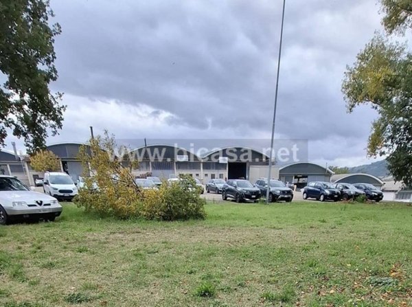 locale commerciale in vendita a Vallefoglia in zona Talacchio