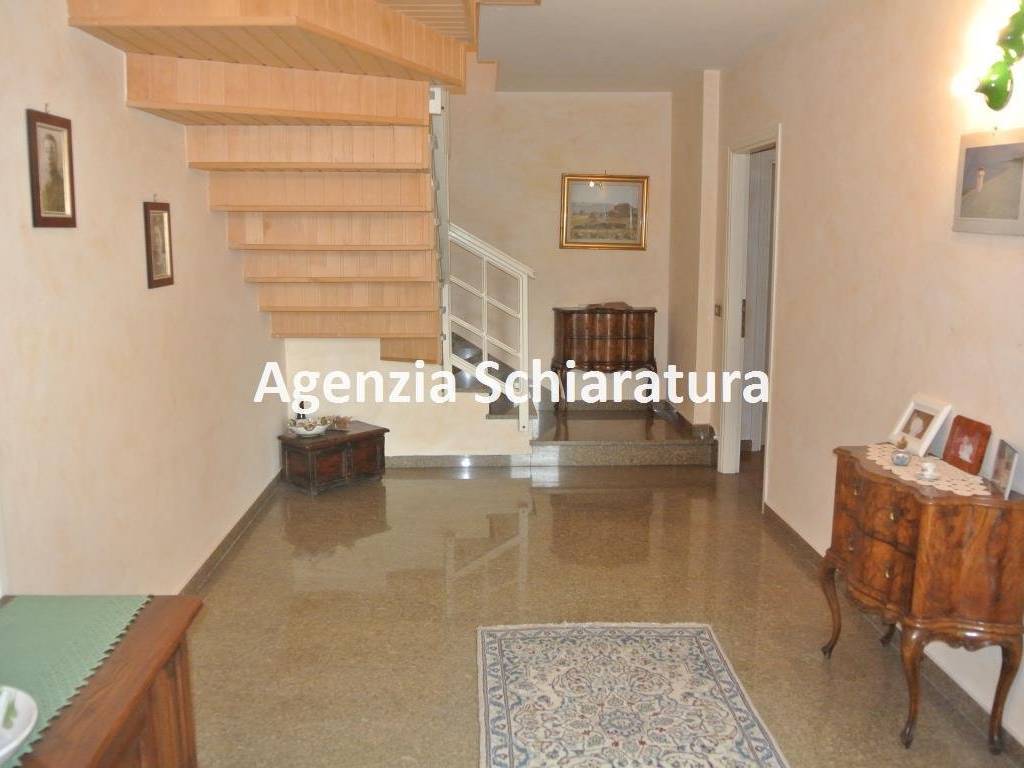 casa indipendente in vendita a Vallefoglia in zona Montecchio
