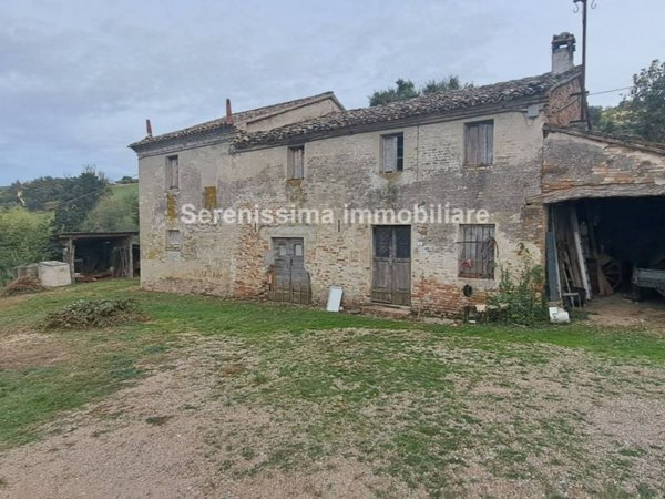 casa indipendente in vendita a Vallefoglia in zona Montecchio