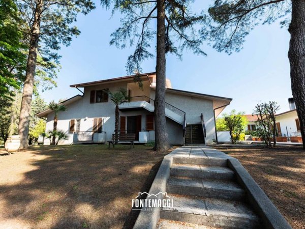 appartamento in vendita a Vallefoglia in zona Montecchio