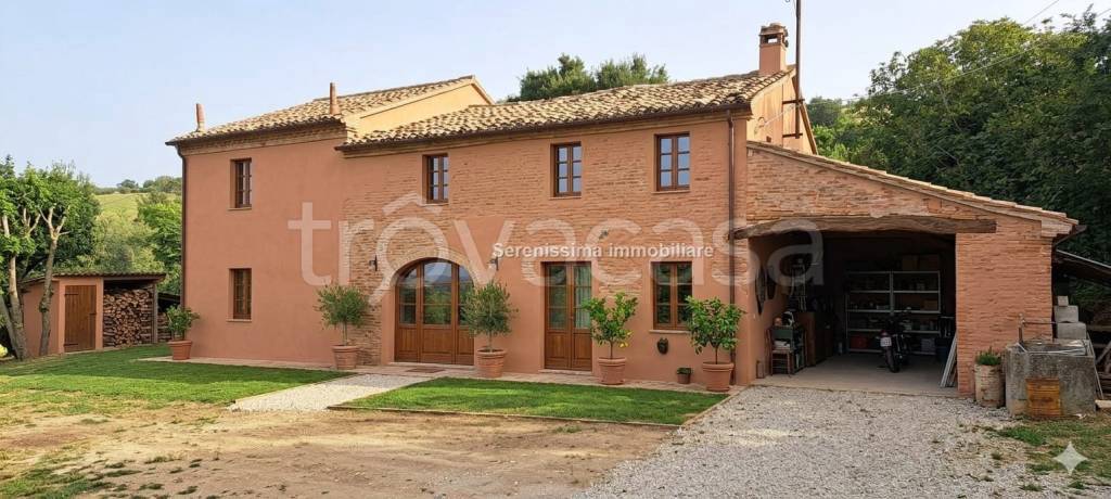 casa indipendente in vendita a Vallefoglia in zona Montecchio