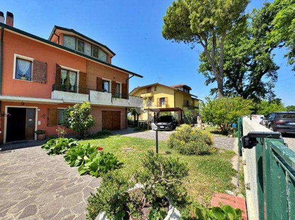 casa indipendente in vendita a Vallefoglia in zona Montecchio
