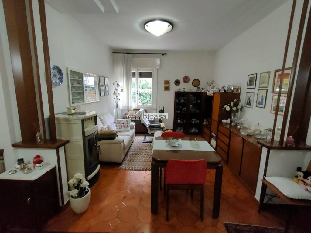 casa indipendente in vendita a Vallefoglia in zona Montecchio