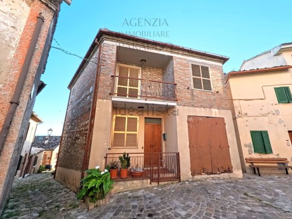 appartamento in vendita a Vallefoglia in zona Montefabbri