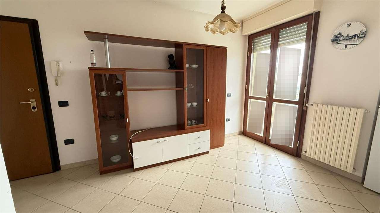 appartamento in vendita a Vallefoglia in zona Montecchio