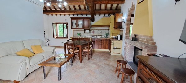 casa indipendente in vendita a Vallefoglia in zona Pontevecchio