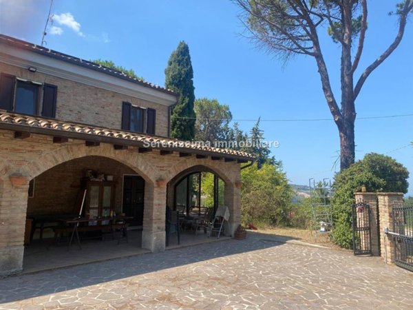casa indipendente in vendita a Vallefoglia in zona Montecchio