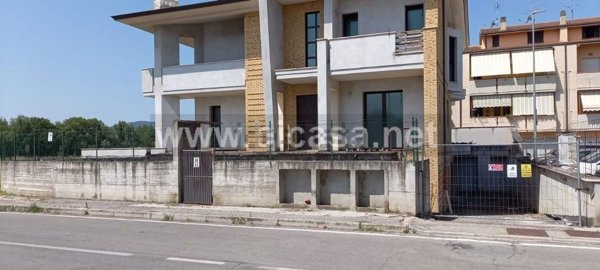 casa indipendente in vendita a Vallefoglia in zona Montecchio