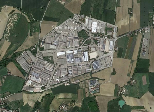 locale commerciale in vendita a Vallefoglia in zona Talacchio