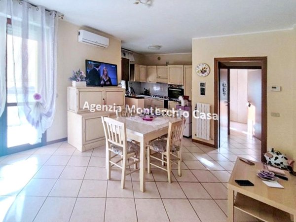 appartamento in vendita a Vallefoglia in zona Montecchio