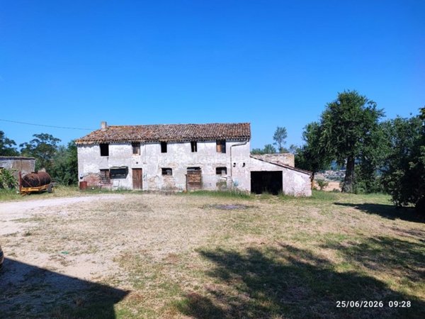 casa indipendente in vendita a Vallefoglia