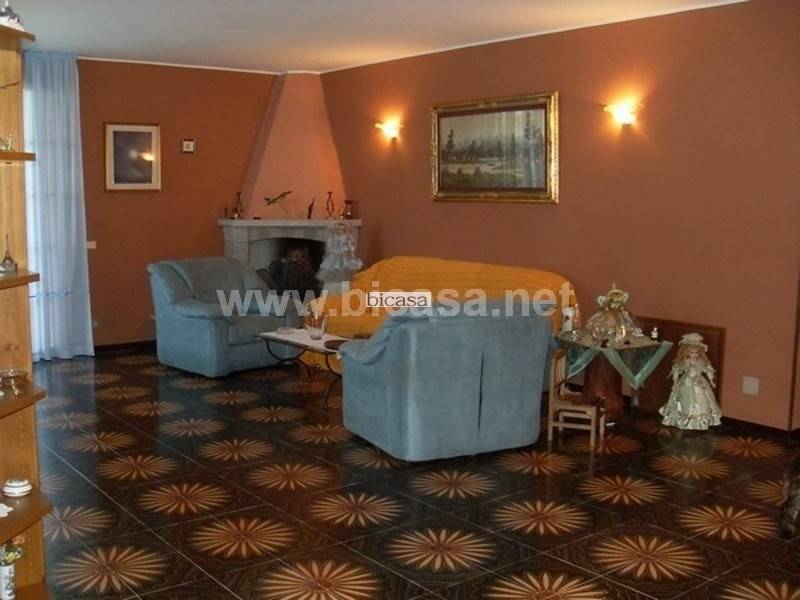 villa in vendita a Vallefoglia in zona Colbordolo