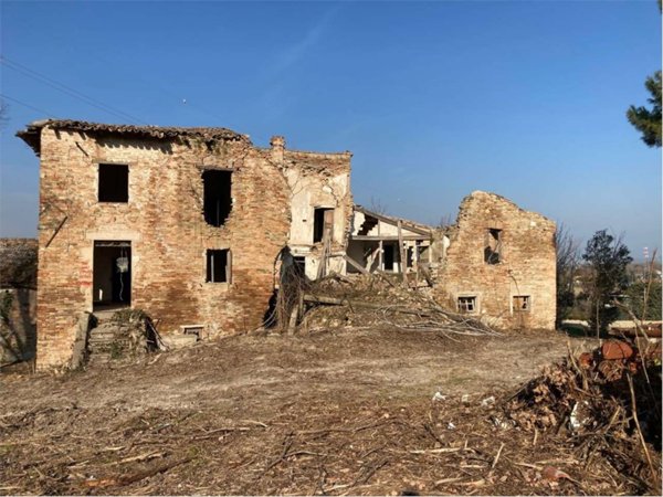 casa indipendente in vendita a Vallefoglia in zona Montecchio