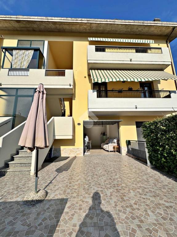 appartamento in vendita a Vallefoglia in zona Montecchio