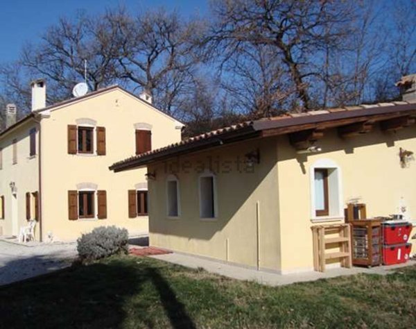 casa indipendente in vendita a Vallefoglia in zona Montecchio