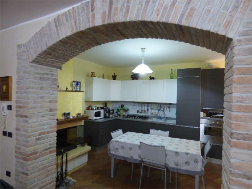 appartamento in vendita a Vallefoglia in zona Montecchio