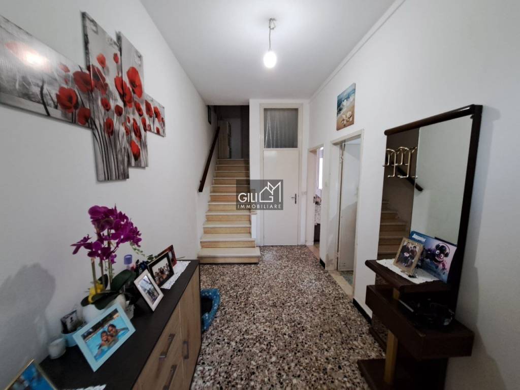 casa indipendente in vendita a Vallefoglia in zona Morciola
