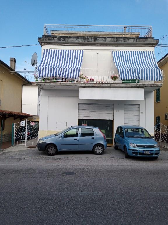 casa indipendente in vendita a Vallefoglia in zona Montecchio