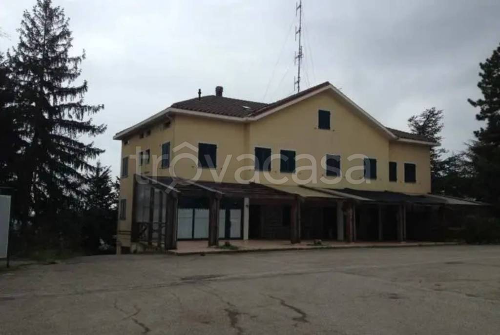 casa indipendente in vendita a Vallefoglia in zona Colbordolo