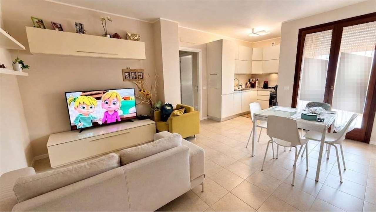 appartamento in vendita a Vallefoglia in zona Montecchio