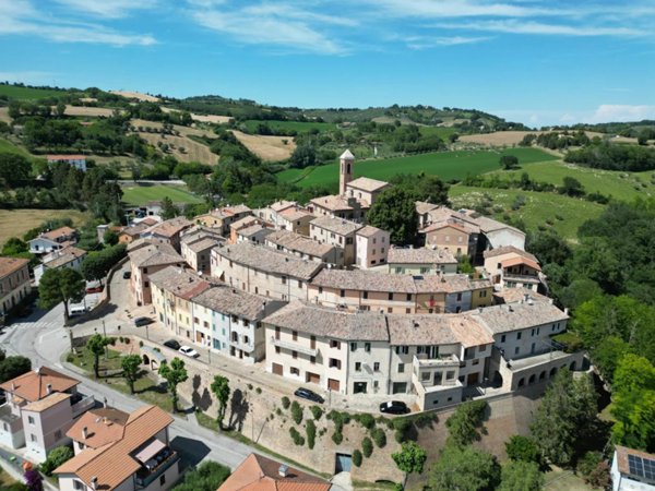 appartamento in vendita a Colli al Metauro in zona Serrungarina