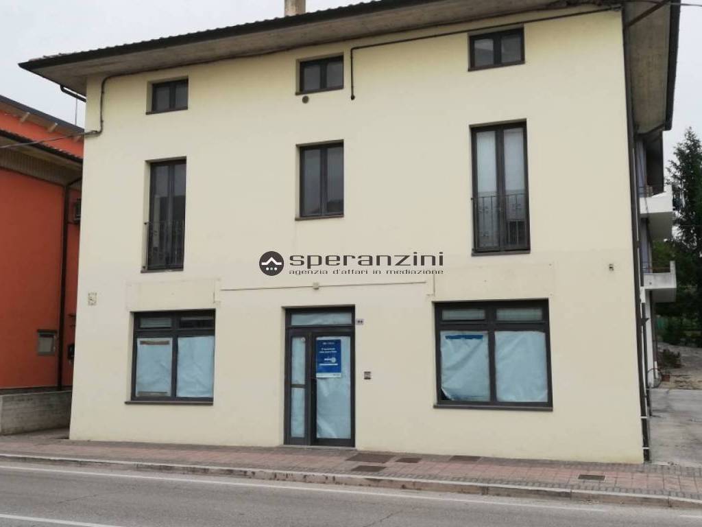 negozio in vendita a Colli al Metauro in zona Tavernelle