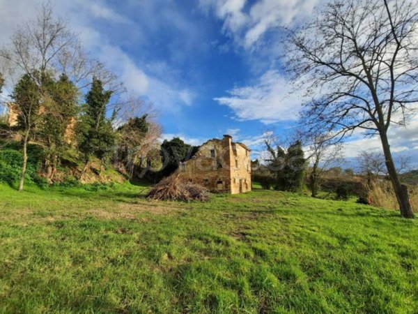 casa indipendente in vendita a Colli al Metauro in zona Montemaggiore al Metauro