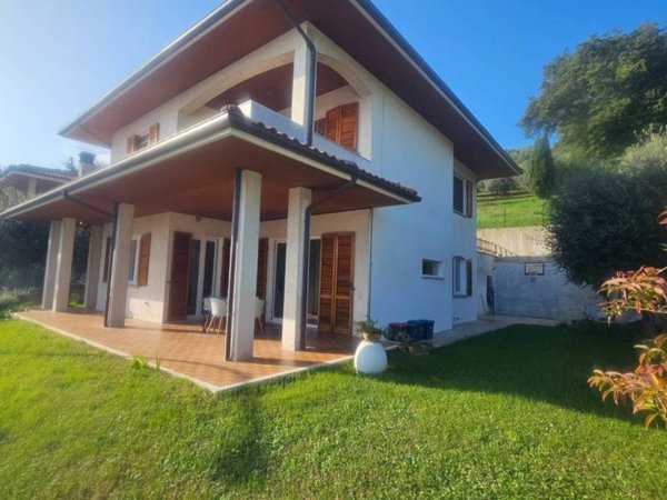 casa indipendente in vendita a Colli al Metauro in zona Saltara