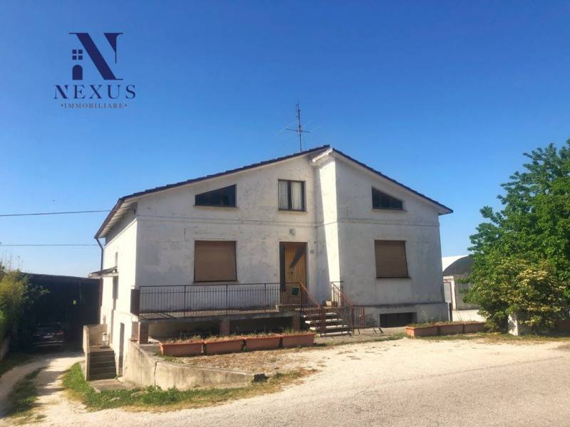 casa indipendente in vendita a Colli al Metauro in zona Villanova