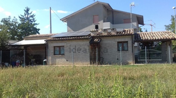 appartamento in vendita a Colli al Metauro in zona Montemaggiore al Metauro