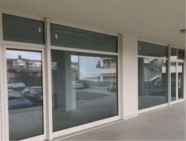 negozio in vendita a Colli al Metauro in zona Serrungarina