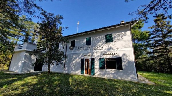casa indipendente in vendita a Colli al Metauro in zona Serrungarina