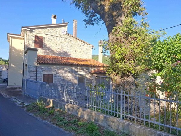 casa indipendente in vendita a Colli al Metauro