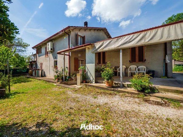 casa indipendente in vendita a Colli al Metauro in zona Tavernelle