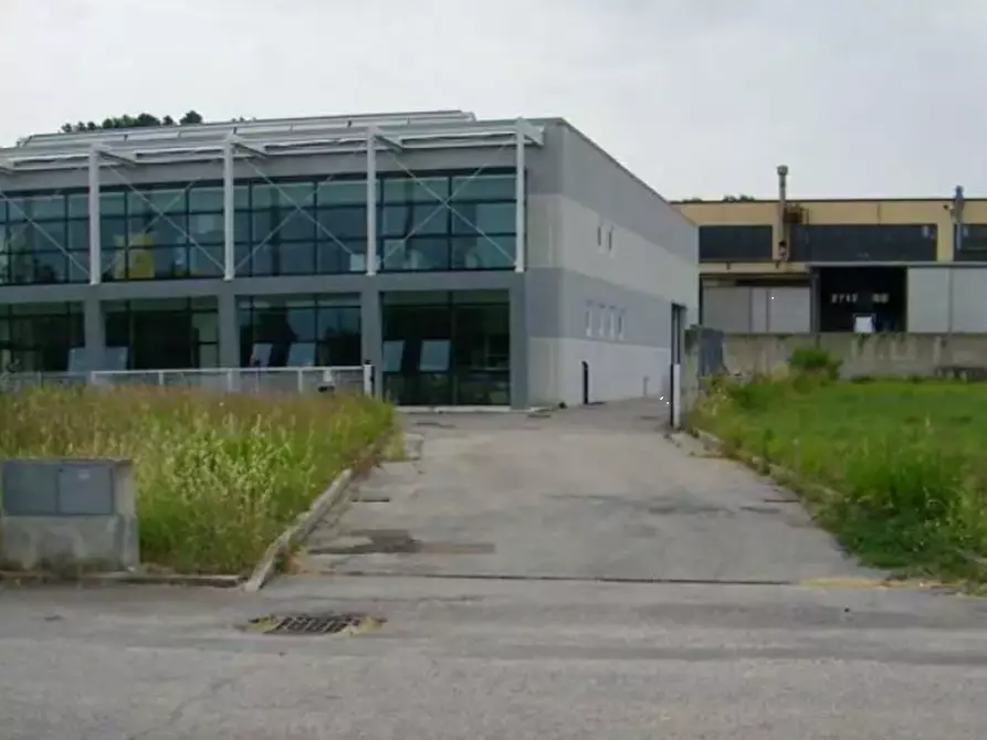 locale di sgombero in vendita a Colli al Metauro