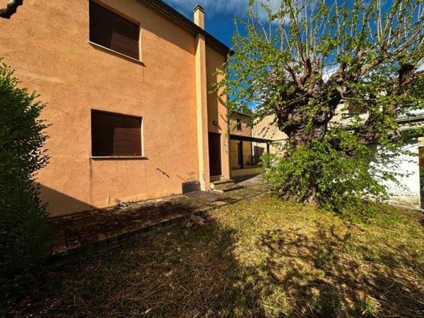 casa indipendente in vendita a Colli al Metauro in zona Montemaggiore al Metauro