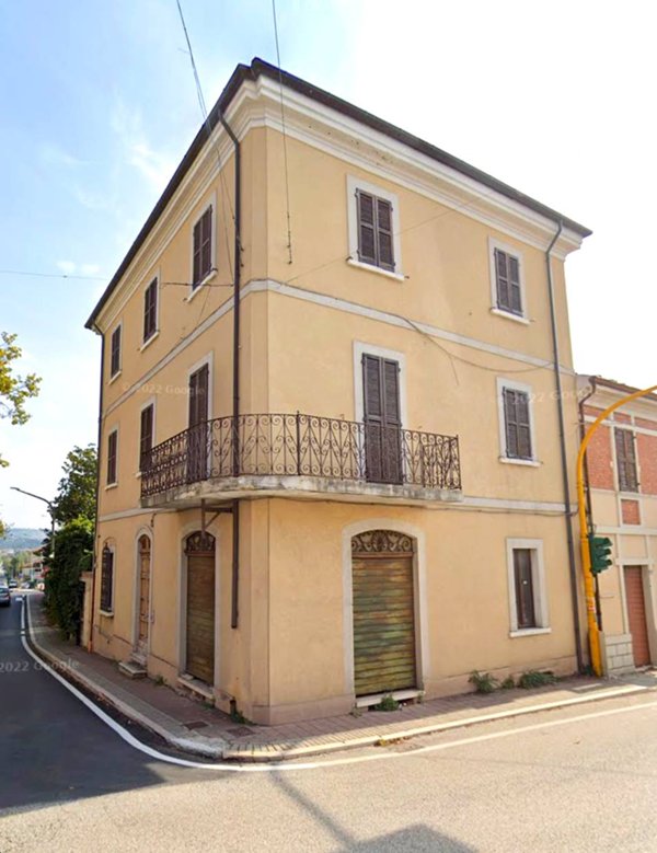 intera palazzina in vendita a Colli al Metauro in zona Calcinelli
