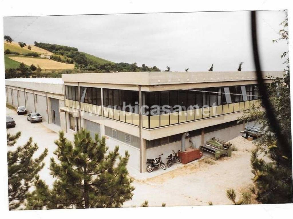 capannone in vendita a Colli al Metauro in zona Serrungarina