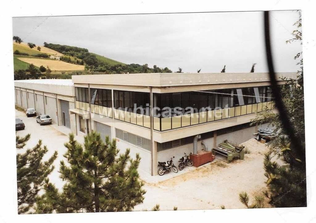 capannone in vendita a Colli al Metauro in zona Serrungarina