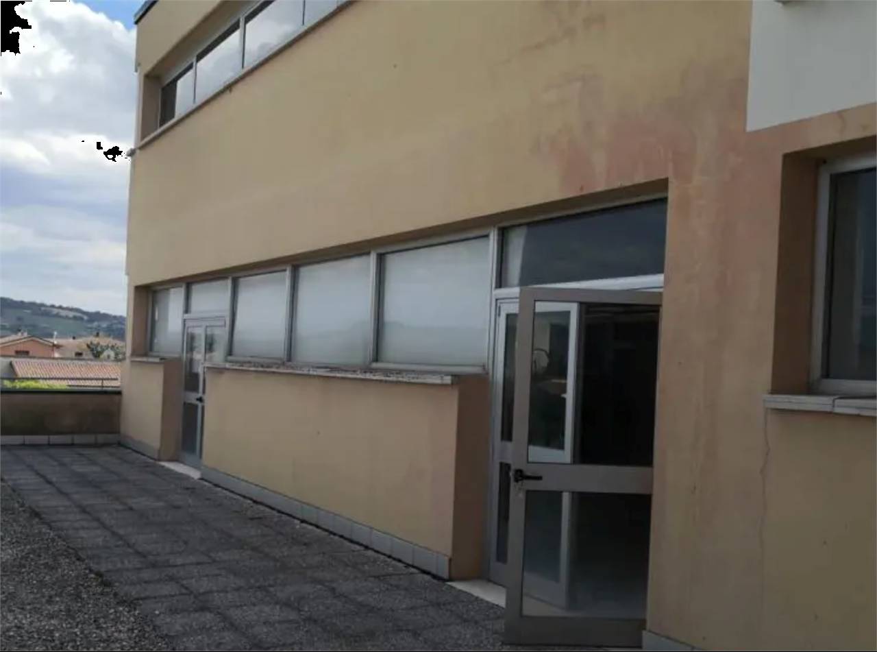 ufficio in vendita a Colli al Metauro in zona Serrungarina