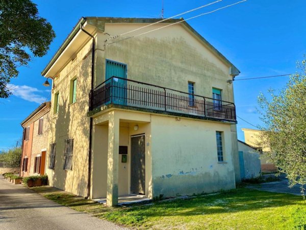 casa indipendente in vendita a Colli al Metauro in zona Tavernelle
