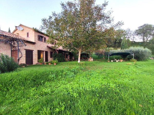 casa indipendente in vendita a Colli al Metauro in zona Serrungarina
