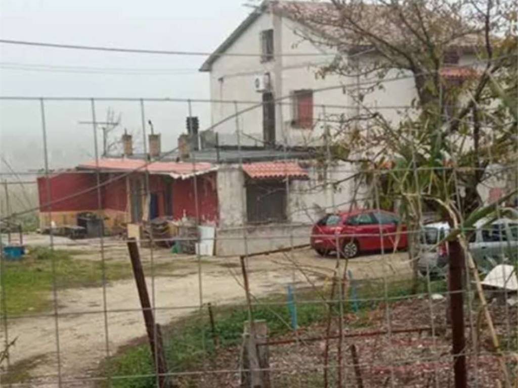 casa indipendente in vendita a Colli al Metauro
