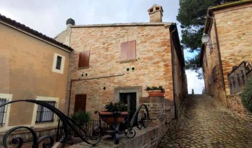 casa indipendente in vendita a Colli al Metauro