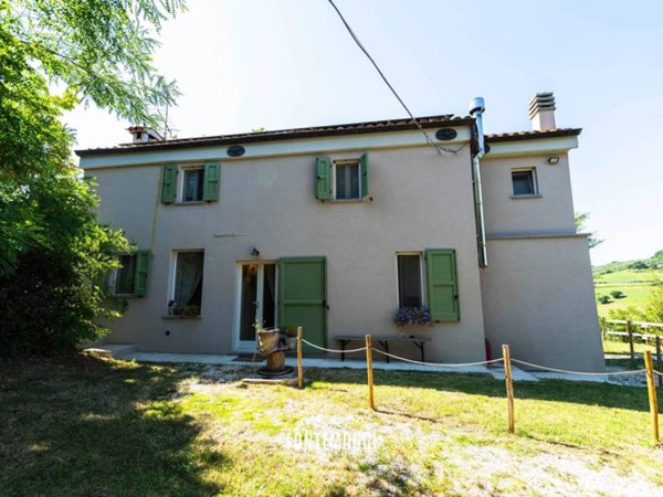 appartamento in vendita a Colli al Metauro in zona Serrungarina